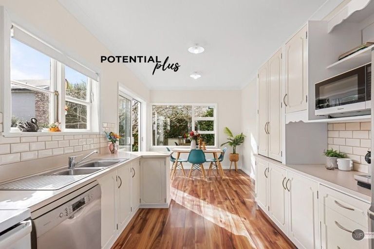 Photo of property in 15 Pearce Crescent, Taita, Lower Hutt, 5011