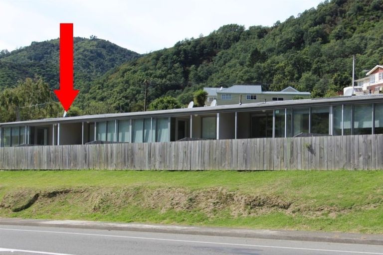 Photo of property in 2/1 Angle Street, Picton, 7220