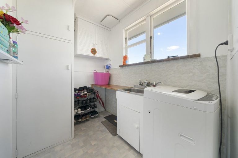 Photo of property in 14 Belfast Place, Roslyn, Palmerston North, 4414