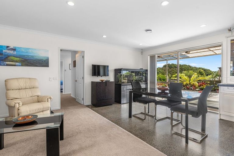 Photo of property in 121 Owhiwa Road, Parua Bay, Onerahi, 0192