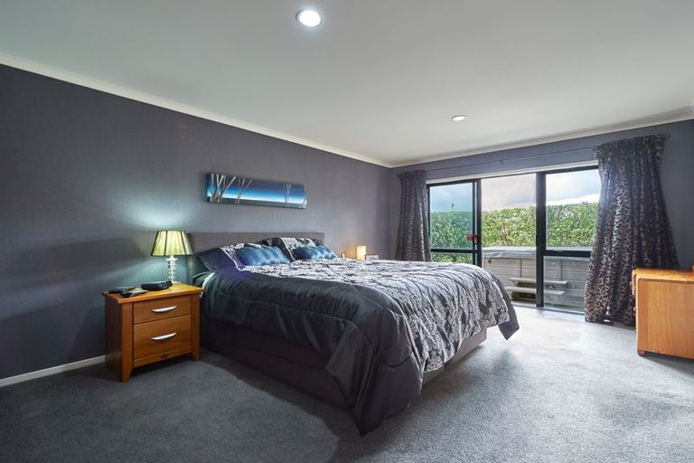 Photo of property in 27 Rodeo Drive, Kelvin Grove, Palmerston North, 4414