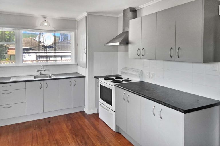 Photo of property in 25a Stamford Grove, Avalon, Lower Hutt, 5011