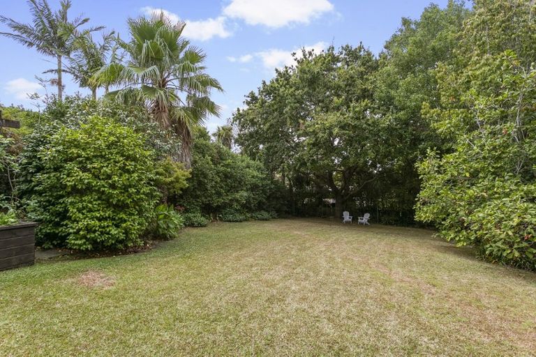 Photo of property in 10 Sandford Street, Campbells Bay, Auckland, 0630