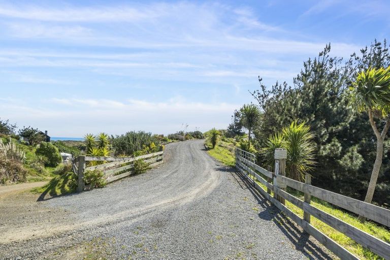 Photo of property in 17 Uxbridge Terrace, Waikawa Beach, Levin, 5573