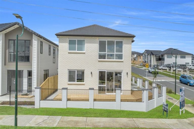 Photo of property in 18 Dungloe Avenue, Flat Bush, Auckland, 2019