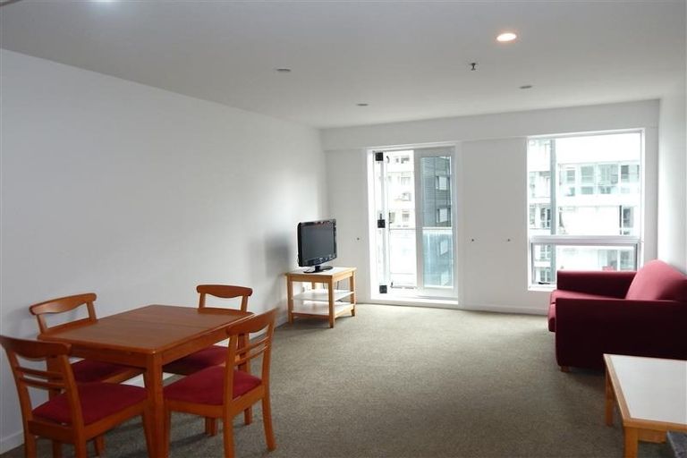 Photo of property in Terrace Heights Apartments, 6b/163 The Terrace, Wellington Central, Wellington, 6011