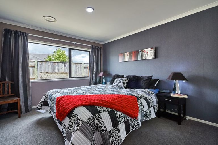 Photo of property in 27 Rodeo Drive, Kelvin Grove, Palmerston North, 4414