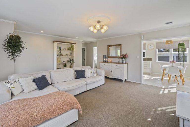 Photo of property in 13 Fairview Avenue, Opaheke, Papakura, 2113