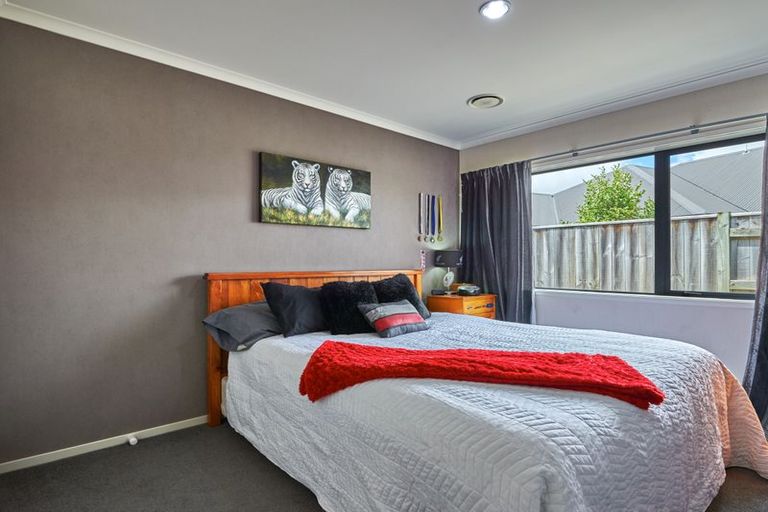 Photo of property in 27 Rodeo Drive, Kelvin Grove, Palmerston North, 4414