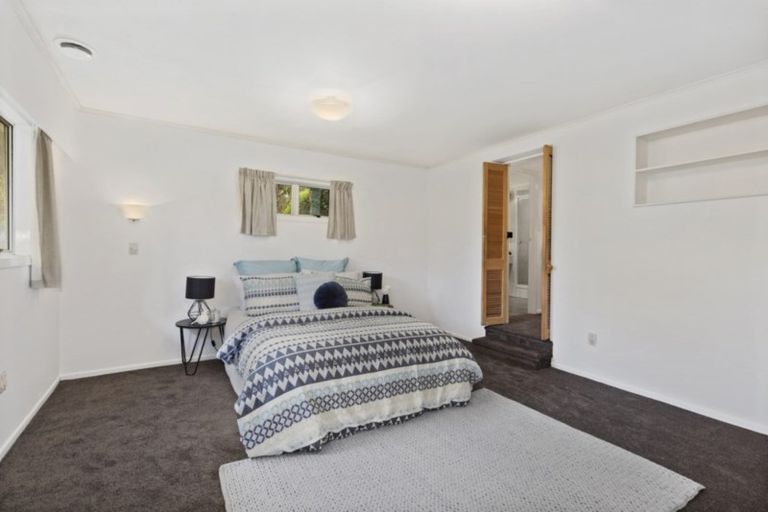 Photo of property in 205 Miromiro Road, Normandale, Lower Hutt, 5010