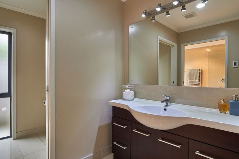 Photo of property in 27 Rodeo Drive, Kelvin Grove, Palmerston North, 4414