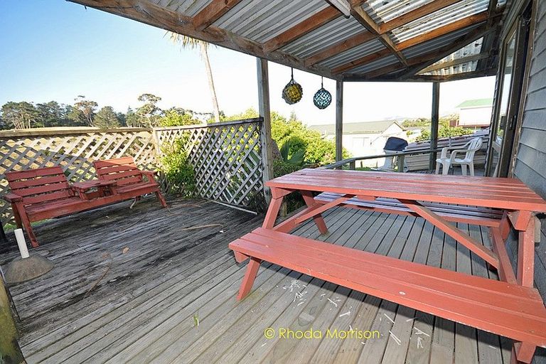 Photo of property in 32 Sandy Beach Road, Tinopai, 0593