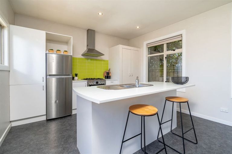 Photo of property in 69 Hargest Crescent, Saint Clair, Dunedin, 9012