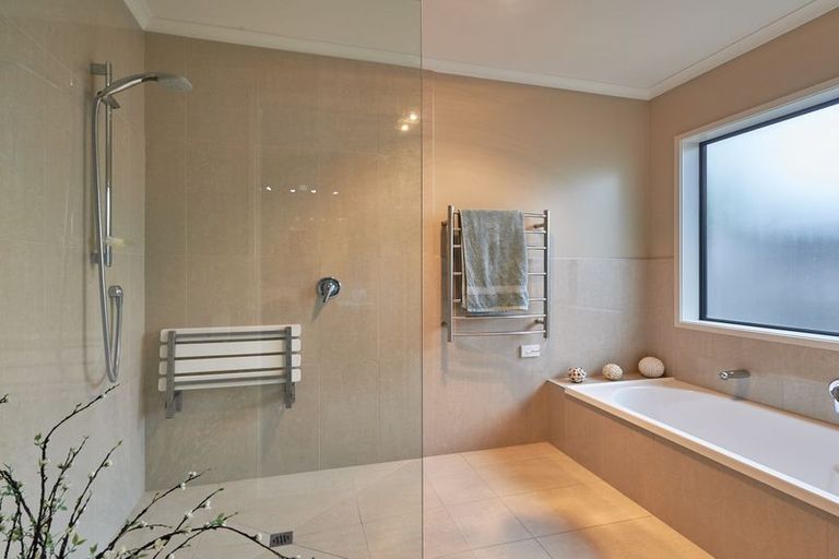 Photo of property in 27 Rodeo Drive, Kelvin Grove, Palmerston North, 4414