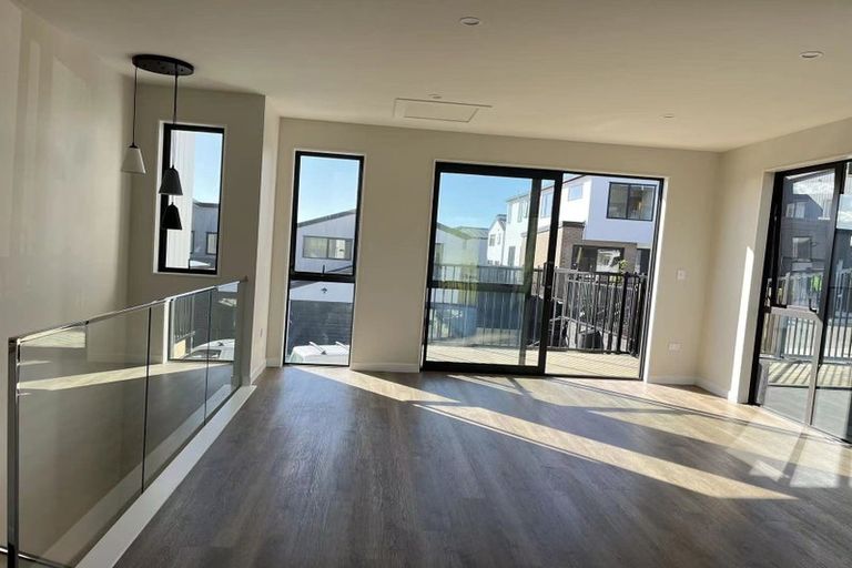 Photo of property in 31 Kapehu Road, Silverdale, 0932