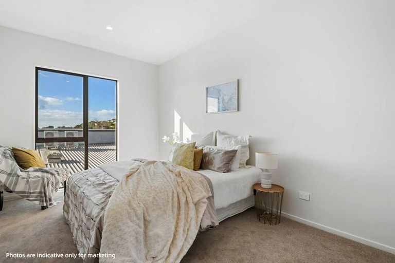 Photo of property in 20 Mina Way, Browns Bay, Auckland, 0630