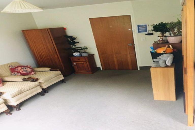 Photo of property in 4/15 Upper Lewisville Terrace, Thorndon, Wellington, 6011