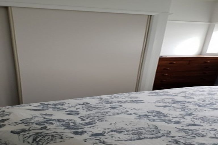 Photo of property in Fountain Court, 1/48 Oriental Parade, Oriental Bay, Wellington, 6011