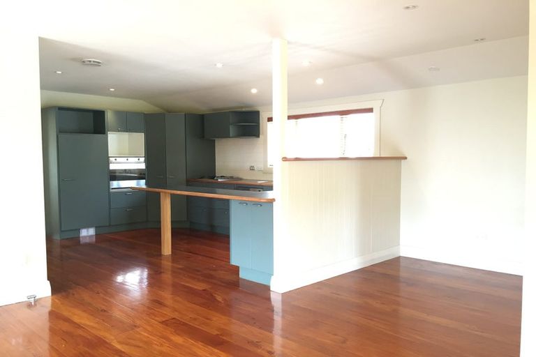 Photo of property in 6 Adam Street, Greenlane, Auckland, 1051