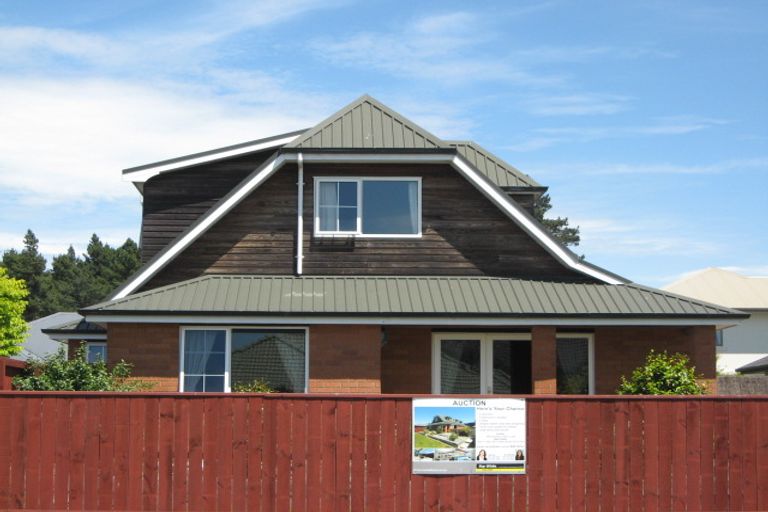 Photo of property in 29 Orlando Crescent, Waimairi Beach, Christchurch, 8083