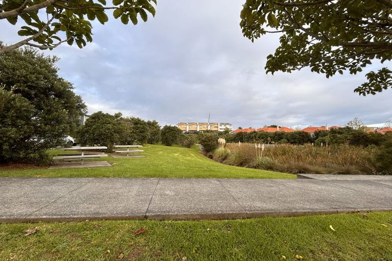 Photo of property in 17 Frank Gill Road, Hobsonville, Auckland, 0616