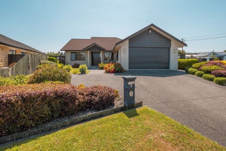 Photo of property in 1 Carroll Place, Owhata, Rotorua, 3010