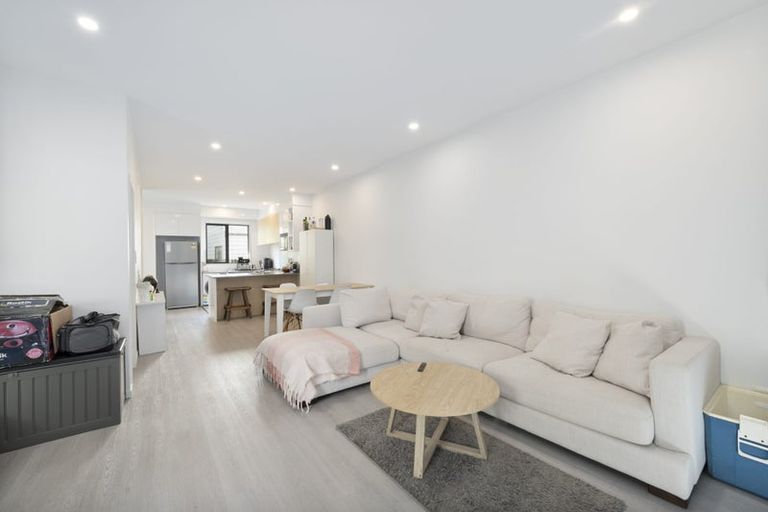 Photo of property in 43b Fitzherbert Avenue, West Harbour, Auckland, 0618