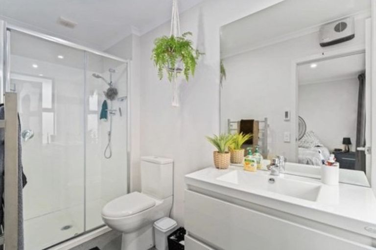 Photo of property in 12 Sandford Terrace, Lower Shotover, Queenstown, 9304