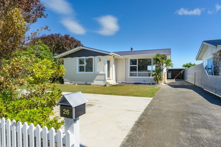 Photo of property in 26 Peters Avenue, Cloverlea, Palmerston North, 4412