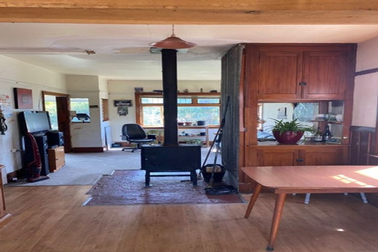 Photo of property in 14 High Street, Hawarden, 7385