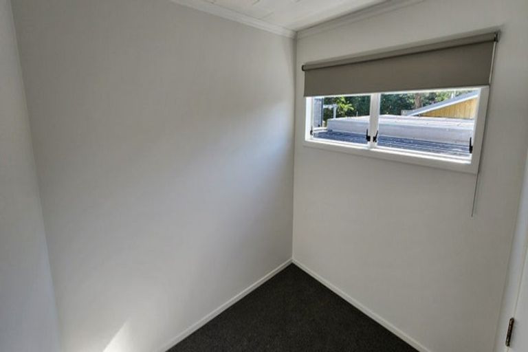 Photo of property in 82 Pioneer Road, Moturoa, New Plymouth, 4310