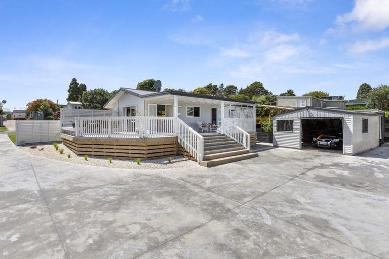 Photo of property in 30 Uenuku Avenue, Raglan, 3225
