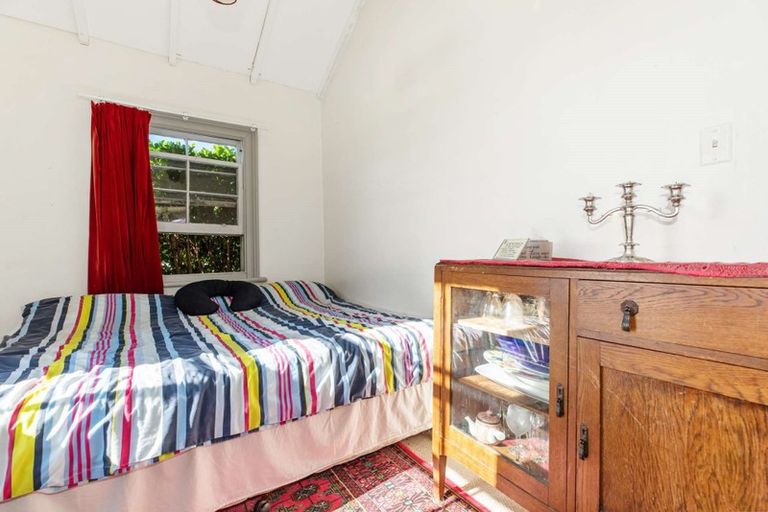 Photo of property in 731 Swanson Road, Swanson, Auckland, 0612