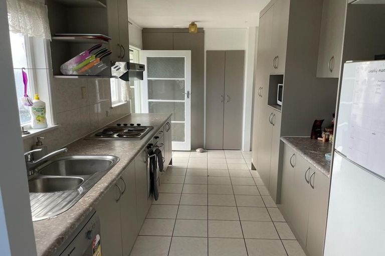 Photo of property in 105 Barrys Road, Glendene, Auckland, 0602