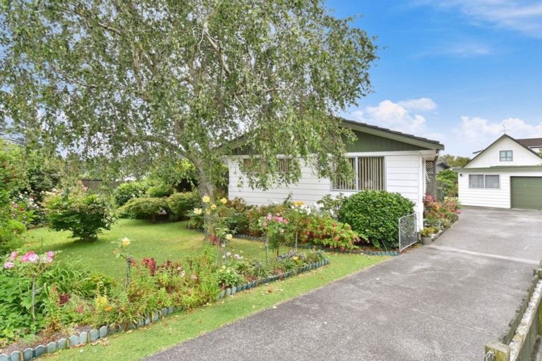 Photo of property in 14 Adel Place, Weymouth, Auckland, 2103