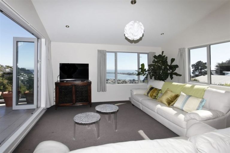 Photo of property in 17 Mandalay Lane, Redcliffs, Christchurch, 8081