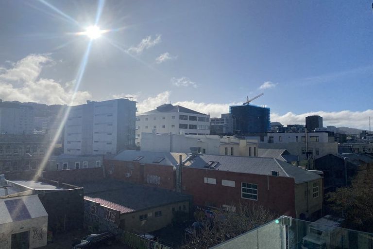 Photo of property in Dual Apartments, 411/142 Vivian Street, Te Aro, Wellington, 6011