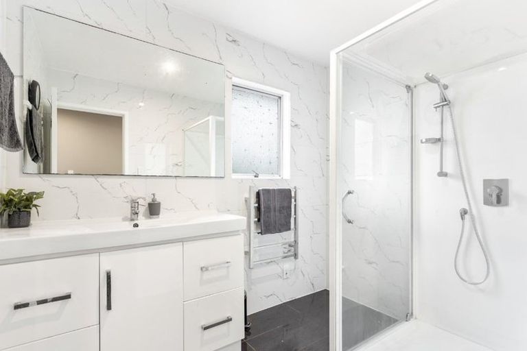 Photo of property in 4 Metcalfe Road, Ranui, Auckland, 0612