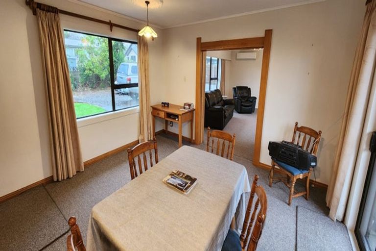 Photo of property in 7b Hussey Street, Oakura, 4314