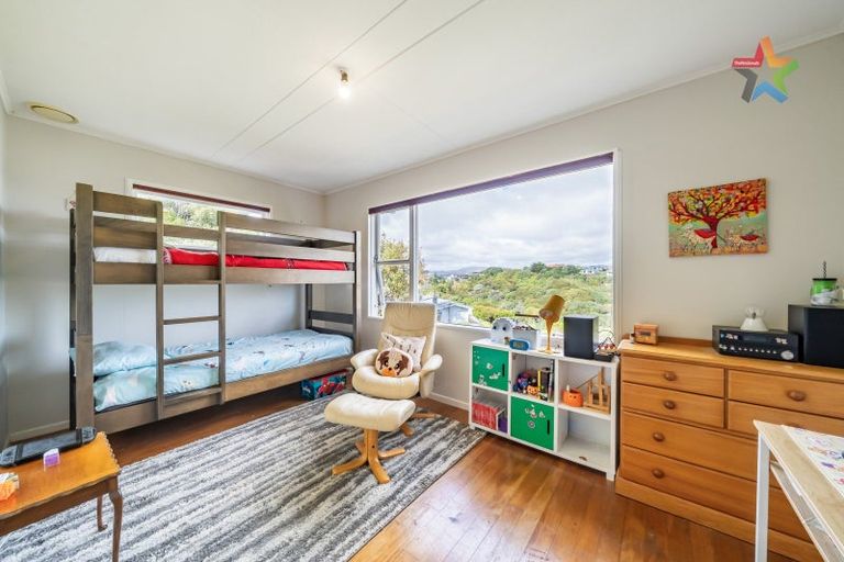 Photo of property in 15 Acheron Road, Paremata, Porirua, 5026