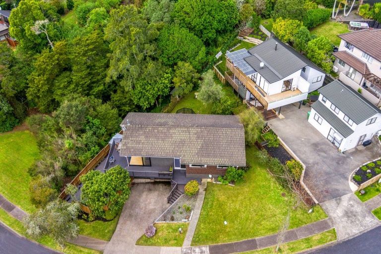 Photo of property in 21 Lastel Place, Shelly Park, Auckland, 2014