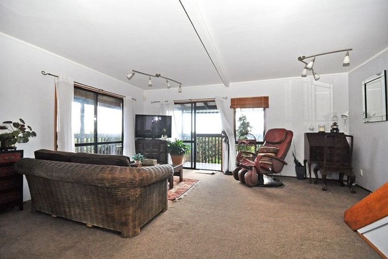 Photo of property in 2/20 Verbena Road, Birkdale, Auckland, 0626