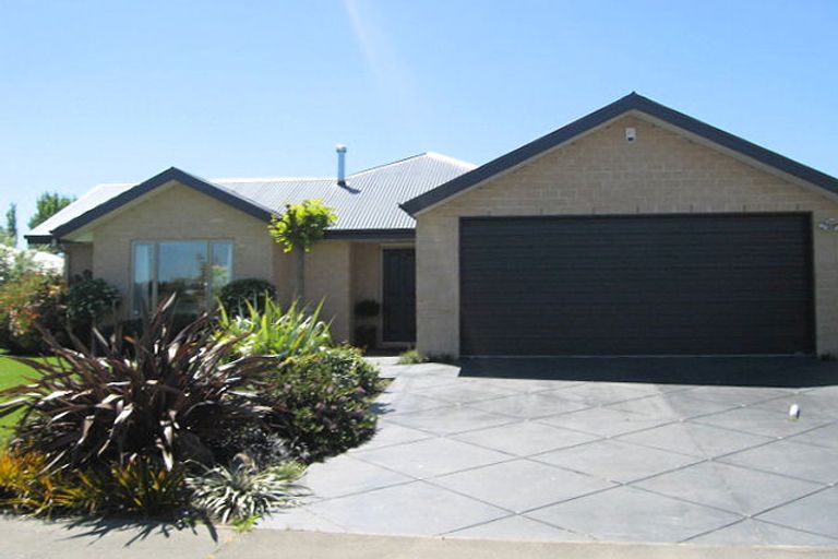 Photo of property in 73 Woodhurst Drive, Casebrook, Christchurch, 8051