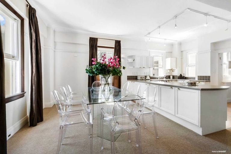 Photo of property in Westminster Court, 4h/5 Parliament Street, Auckland Central, Auckland, 1010