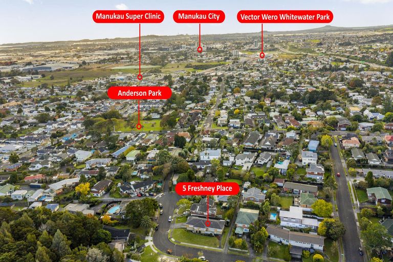 Photo of property in 5 Freshney Place, Hillpark, Auckland, 2102