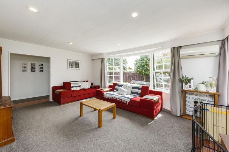 Photo of property in 53 Waterloo Crescent, Hokowhitu, Palmerston North, 4410