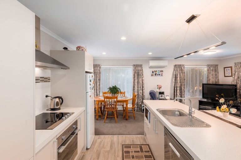 Photo of property in 238 Wainoni Road, Avondale, Christchurch, 8061