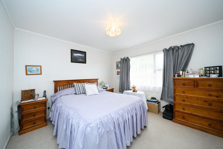 Photo of property in 2 Belvedere Crescent, Takaro, Palmerston North, 4412
