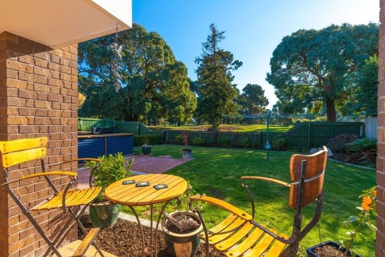 Photo of property in 243a Wainoni Road, Avondale, Christchurch, 8061