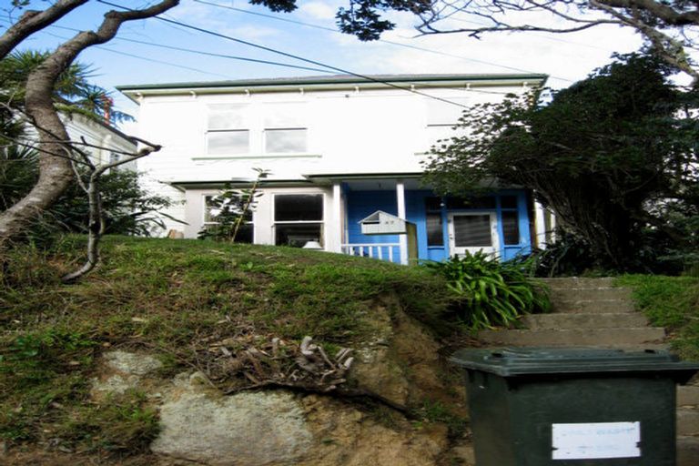 Photo of property in 37 Grove Road, Kelburn, Wellington, 6012